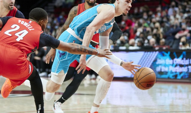  利拉德六十分创赛季新高  