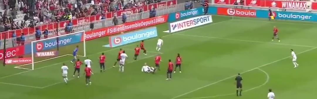  斯特拉斯堡绝杀里昂，送对手赛季首败  