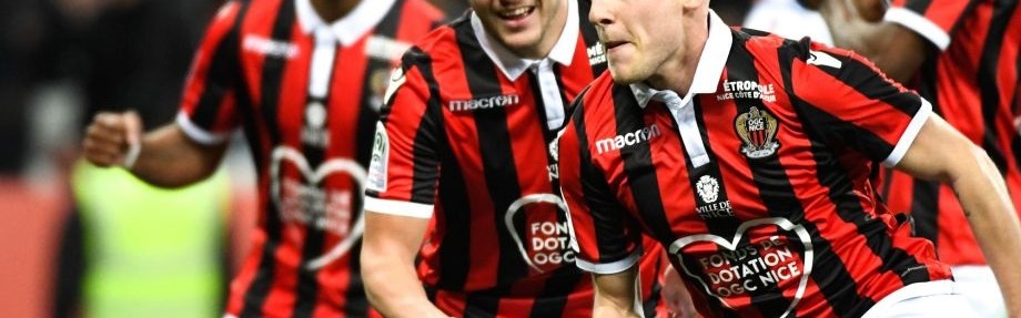  巴黎圣日耳曼主场大胜领跑积分榜  