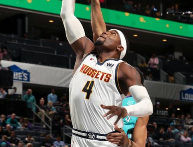  莱比锡核心伤退恐缺席数周  